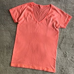 Lululemon Swiftly Tech V Neck (Very Light Flare)